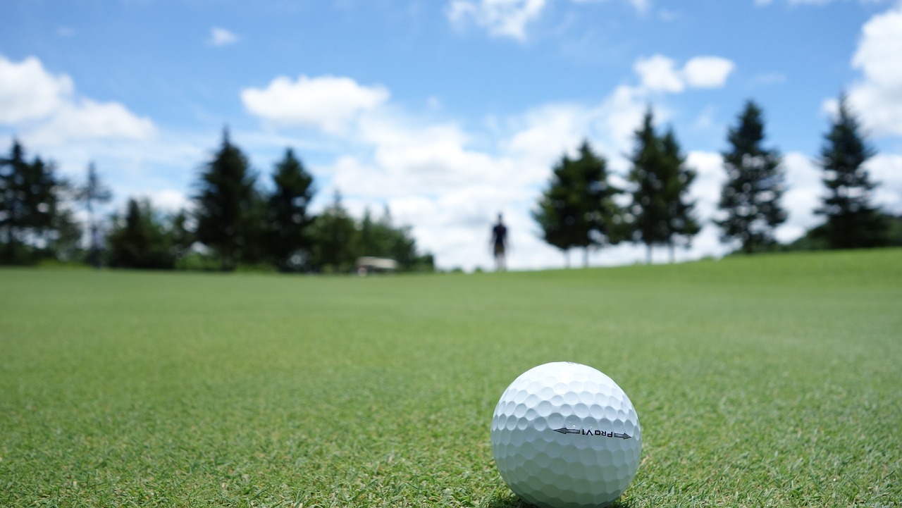 HOW TO HIT YOUR DRIVER STRAIGHT - 3 SIMPLE TIPS