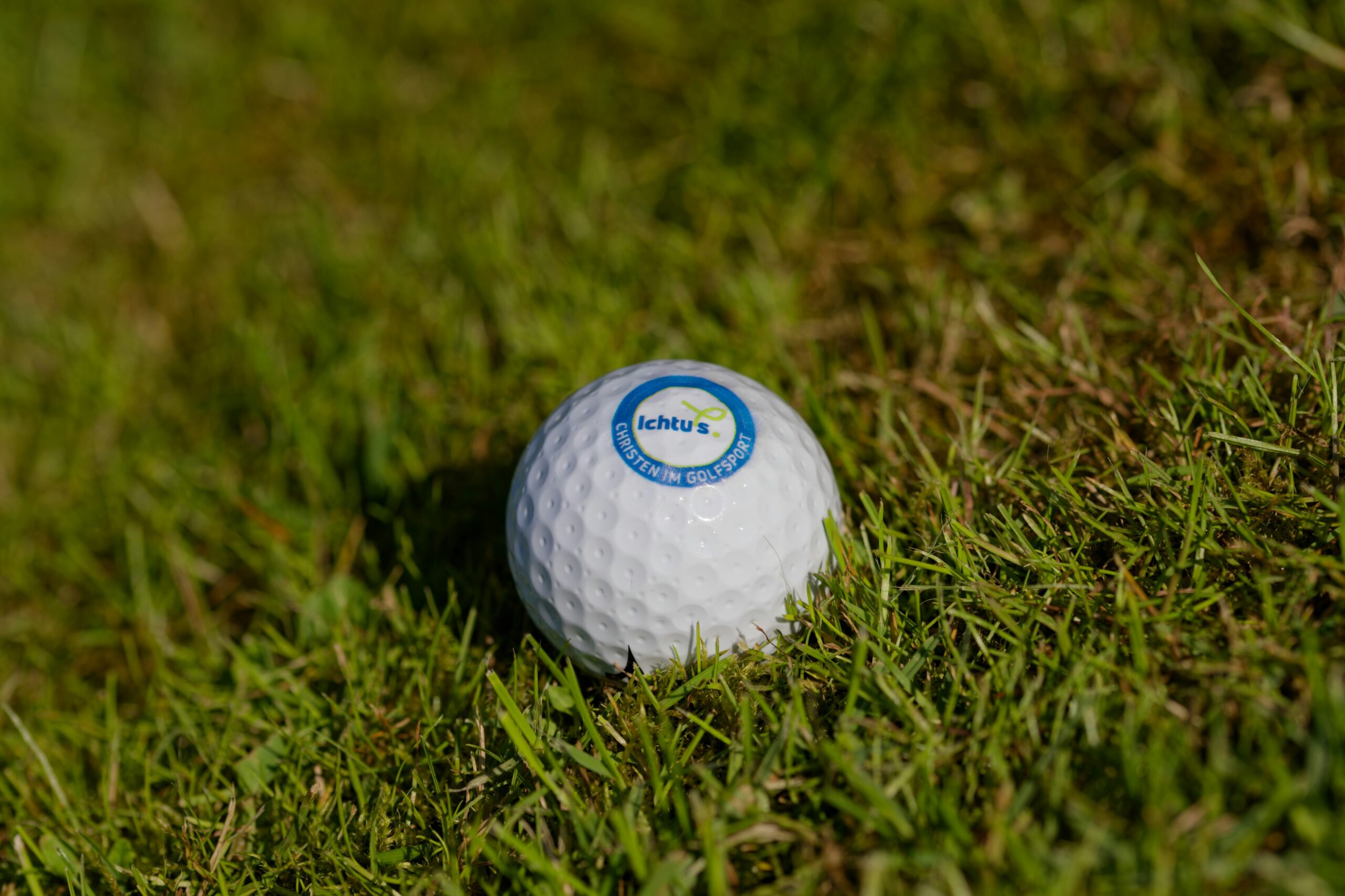 Charles Barkley shows off improved golf swing; Bo Jackson I could kiss you